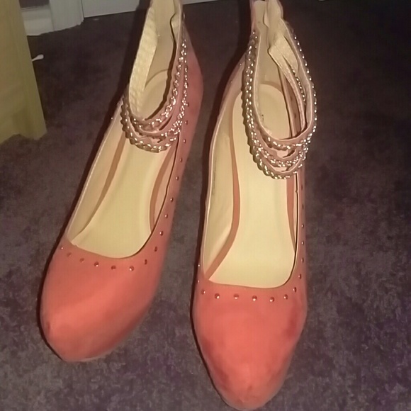 Shoes - Picture 2 of 4